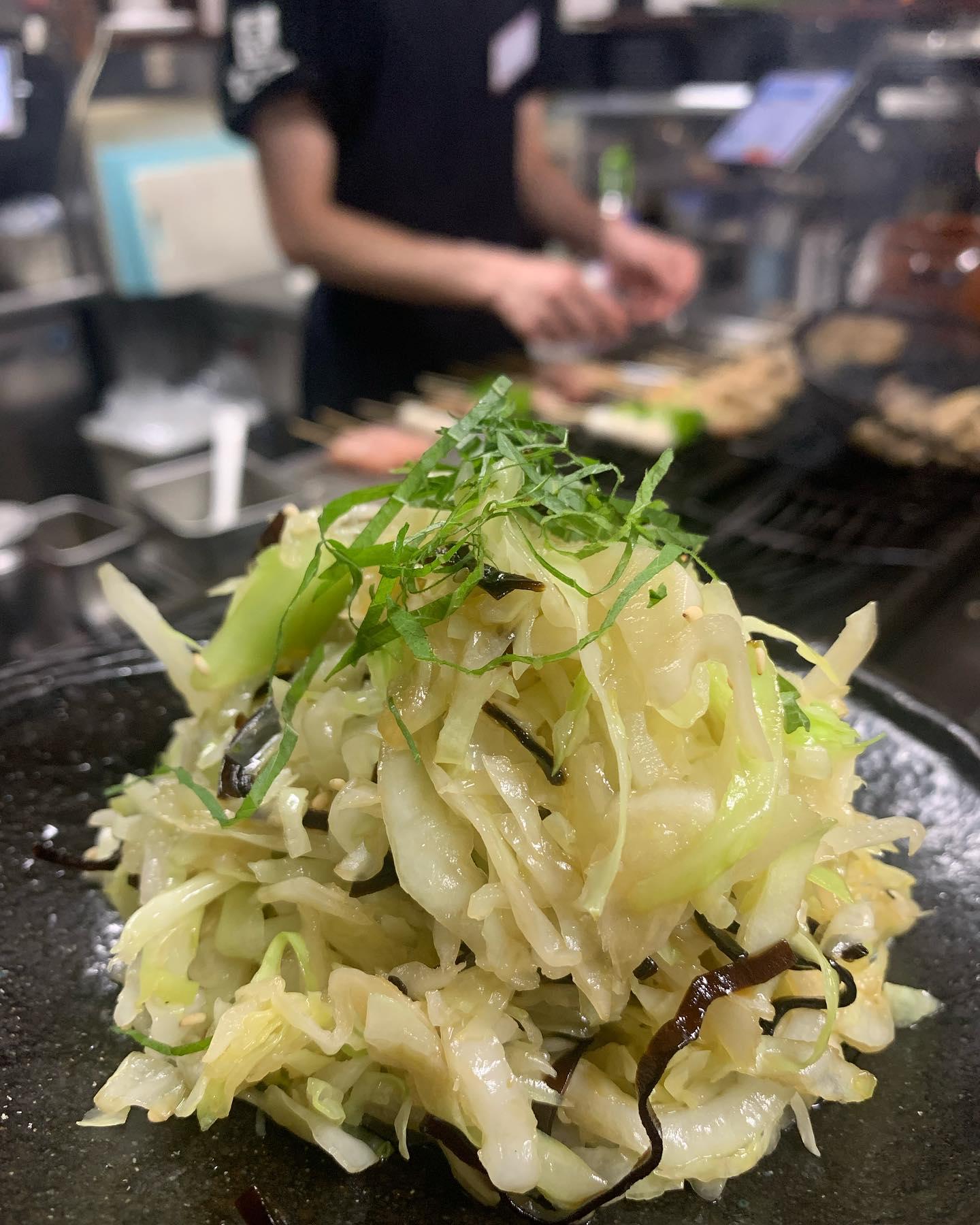【無限キャベツ】青山の粋な焼き鳥屋です。一品料理も種類豊富!表参道駅からすぐ!!